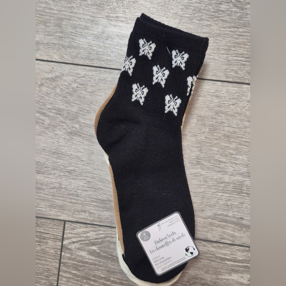 New Ladies 4 Pairs Fashion Black Mid-Crew Socks With Butterfly Design